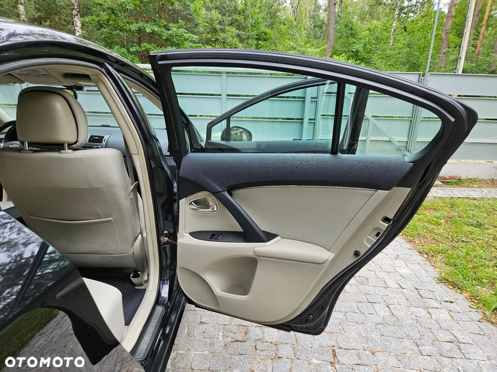 Toyota Avensis 2.0 Sol plus - 22