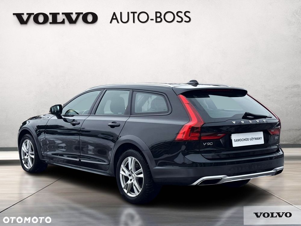 Volvo V90 Cross Country - 3