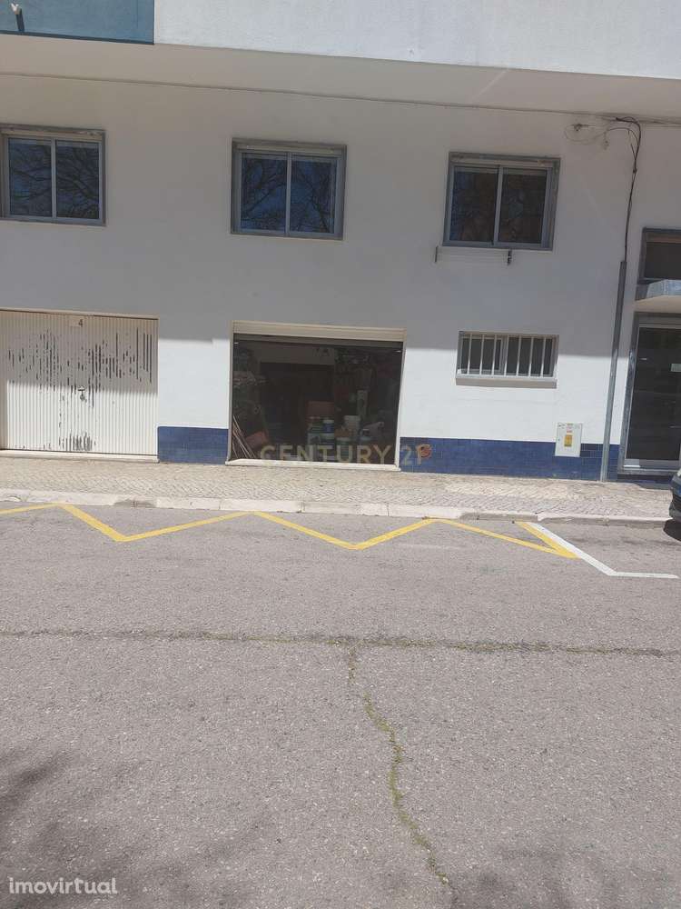 Garagem em box com excelentes áreas no centro de Portimão - Grande imagem: 2/3