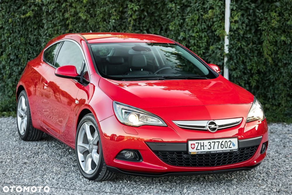 Opel Astra 1.6 Turbo Cosmo - 3