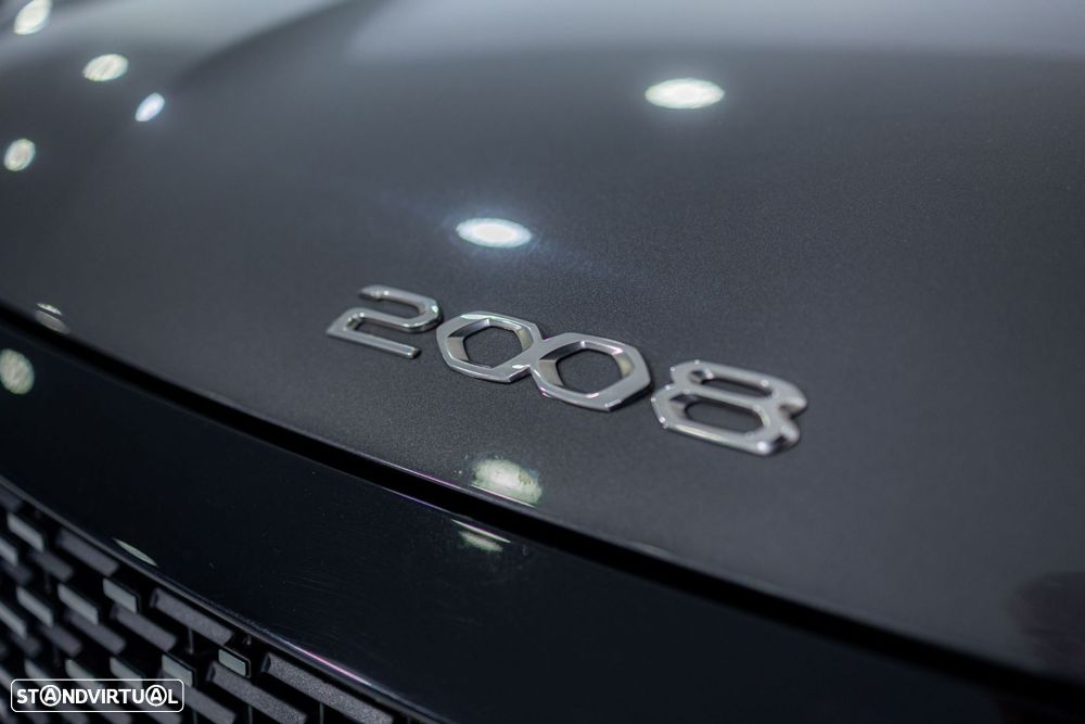 Peugeot 2008 1.2 PureTech Allure EAT8 - 11