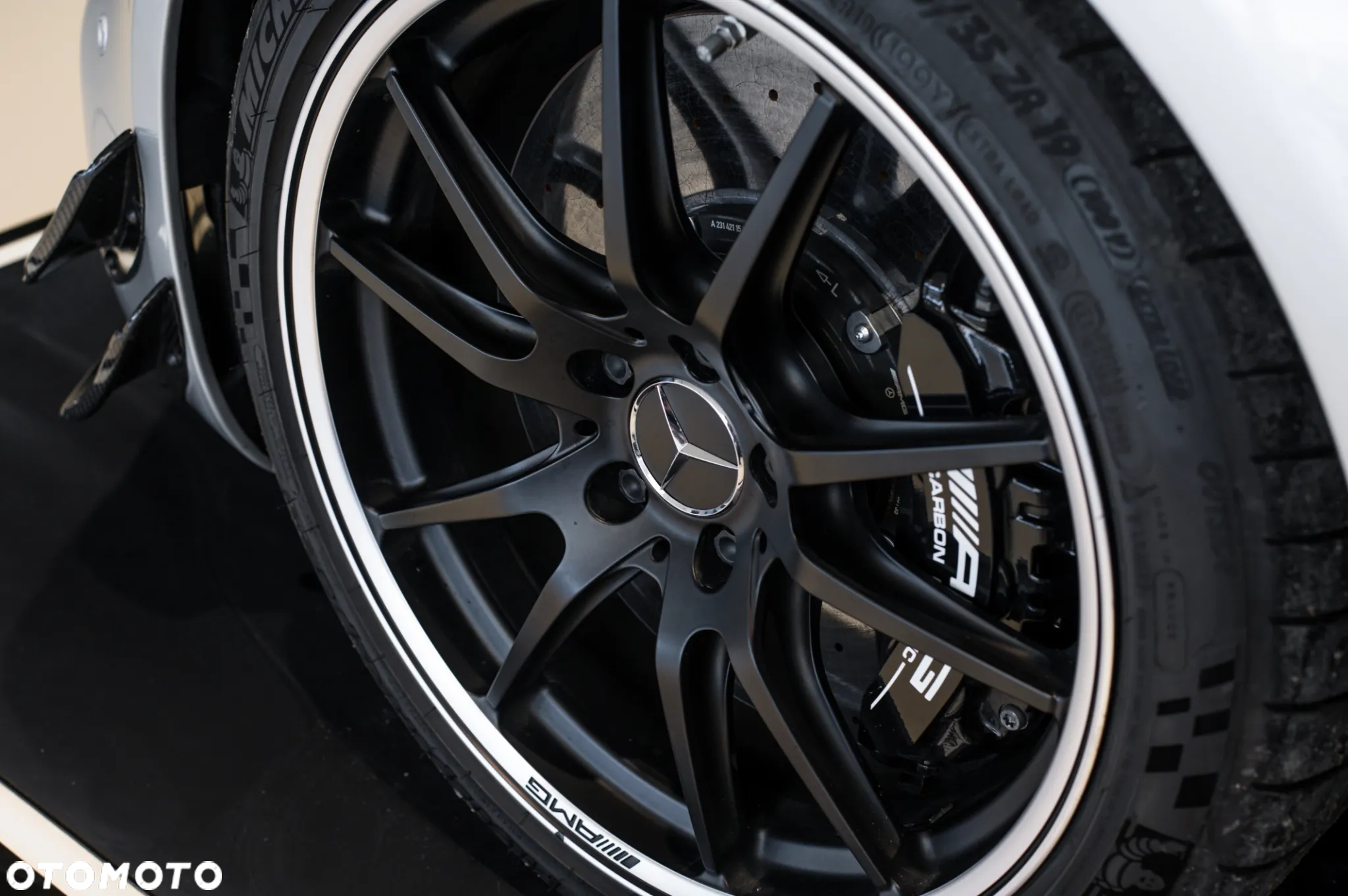 Mercedes-Benz AMG GT R - 3