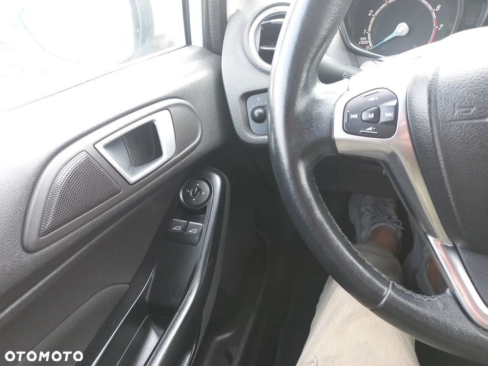 Ford Fiesta 1.25 Ambiente - 22