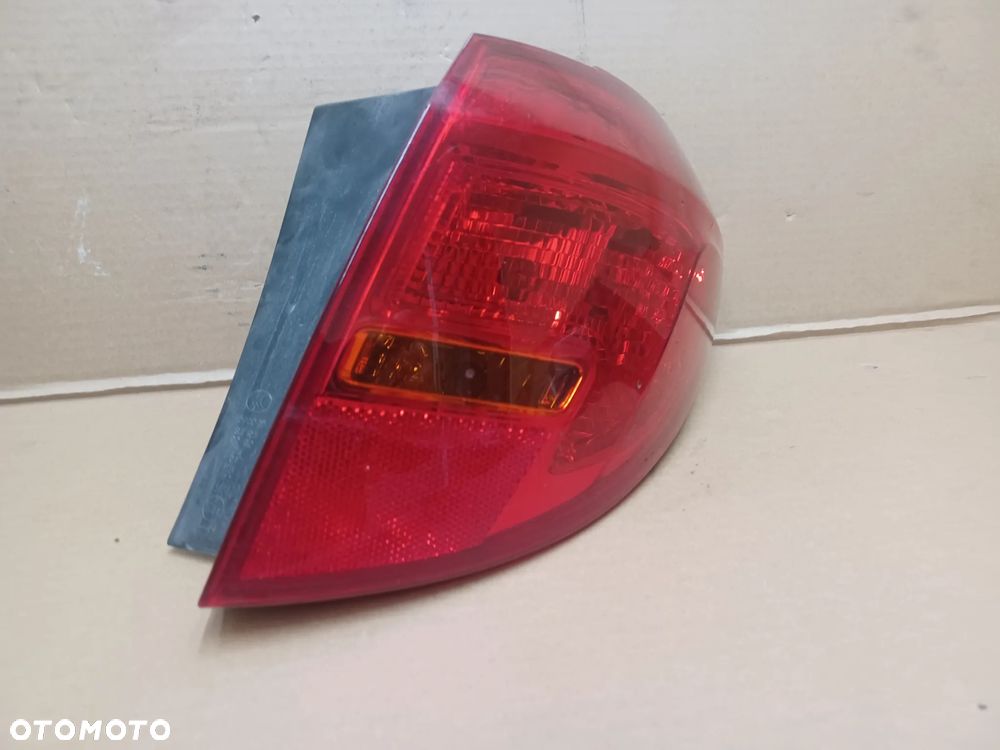 LAMPA TYLNA PRAWA OPEL MERIVA B - 5