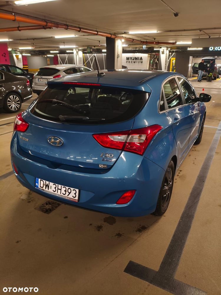 Hyundai i30 blue 1.6 CRDi Trend - 4