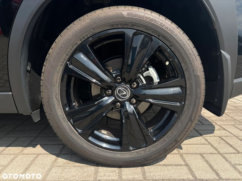 Lexus UX - 8