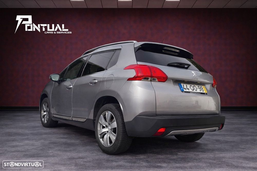 Peugeot 2008 1.2 PureTech Allure - 4