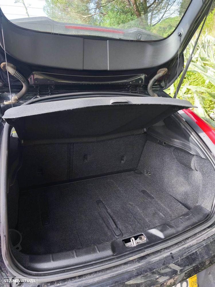 Volvo V40 Cross Country 2.0 D3 - 10
