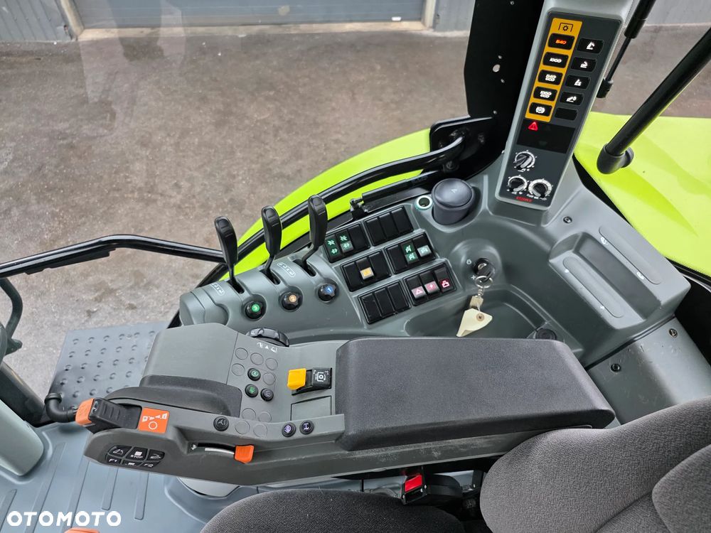 Claas Arion 510 - 12