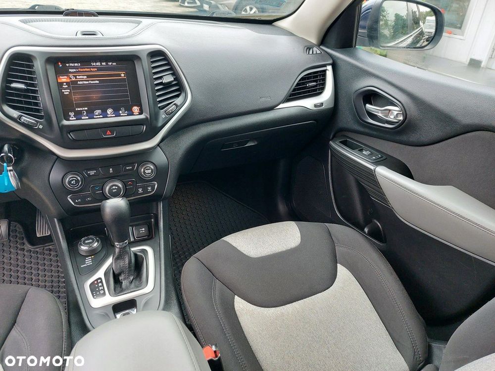 Jeep Cherokee - 27