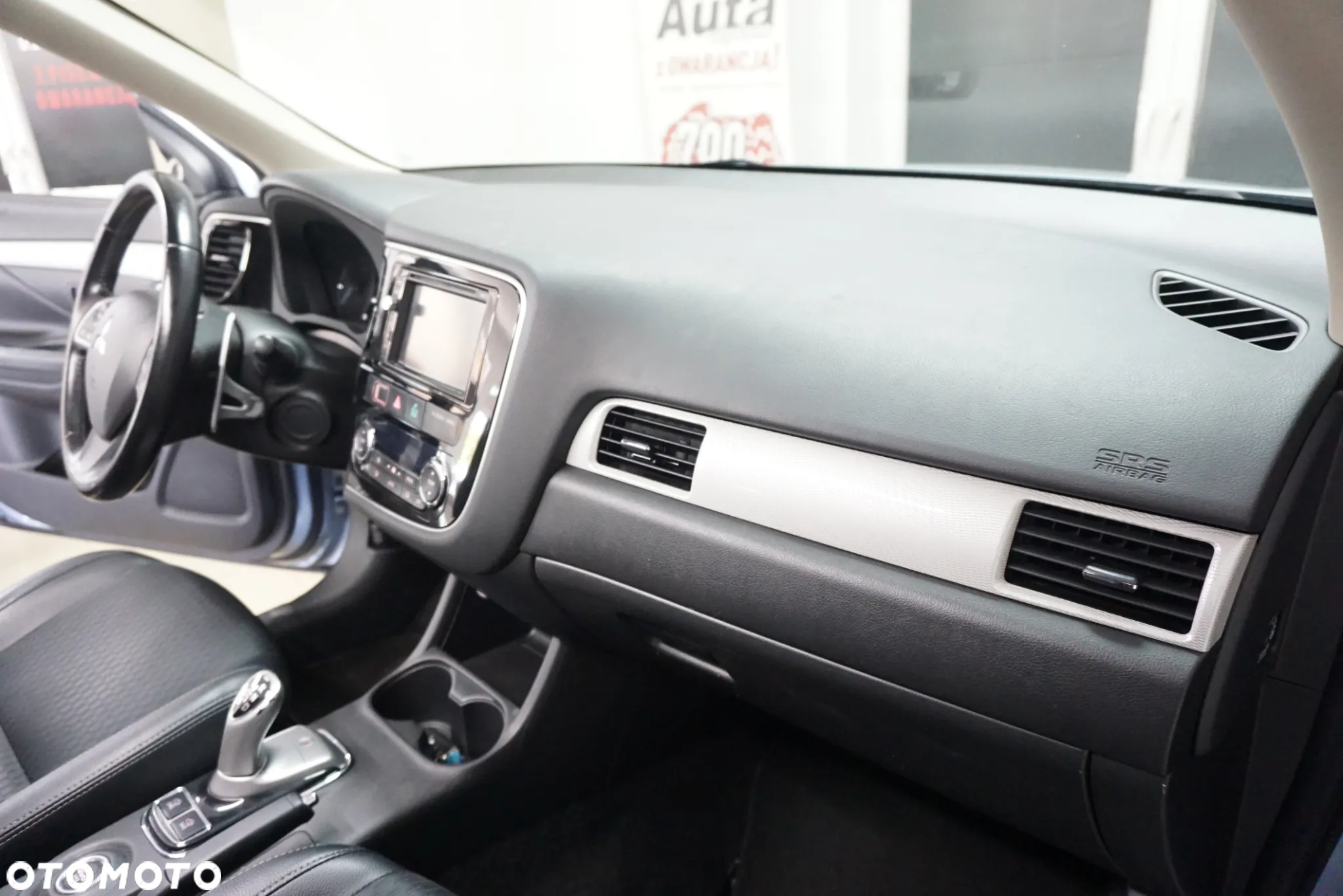 Mitsubishi Outlander 2.0 4WD Plug-In Hybrid Plus - 22