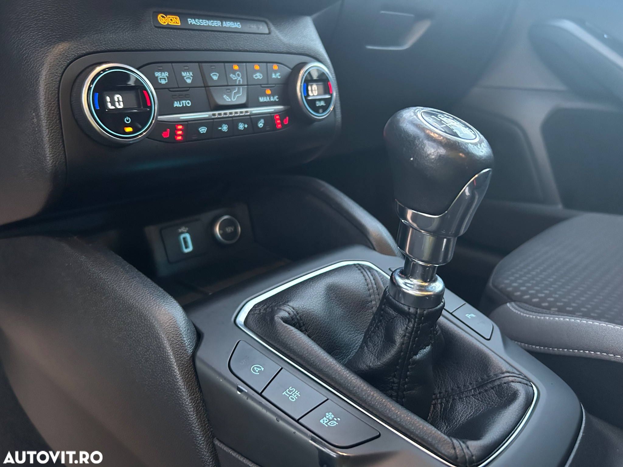 Ford Focus - 25