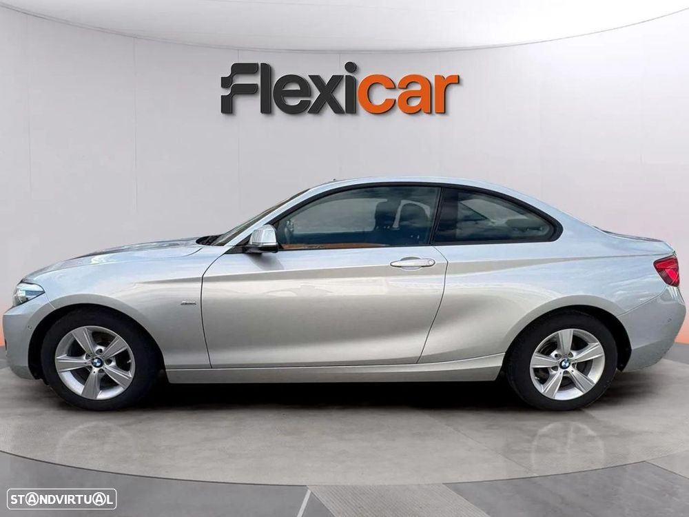 BMW 218 i Coupe Line Sport Auto - 3