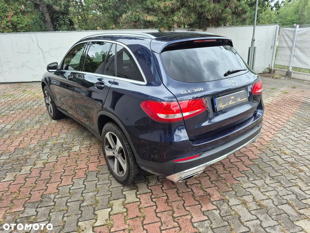 Mercedes-Benz GLC 300 4-Matic - 4