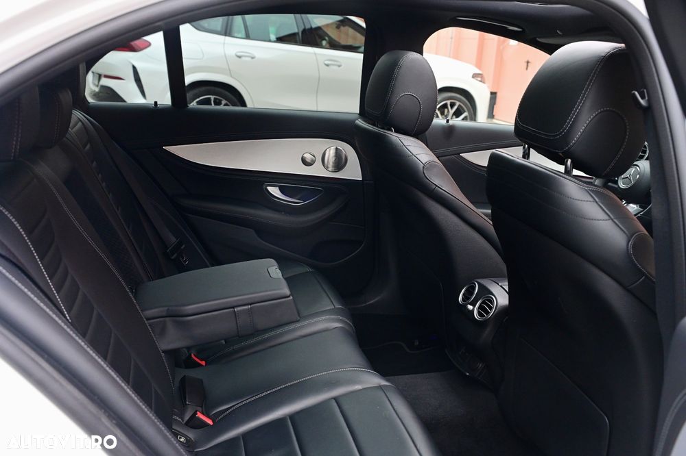 Mercedes-Benz E 300 4MATIC 9G-TRONIC AMG Line - 29