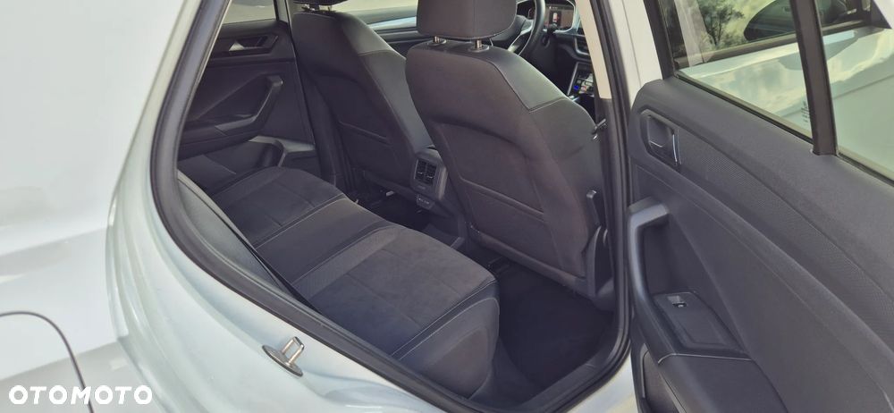 Volkswagen T-Roc - 25