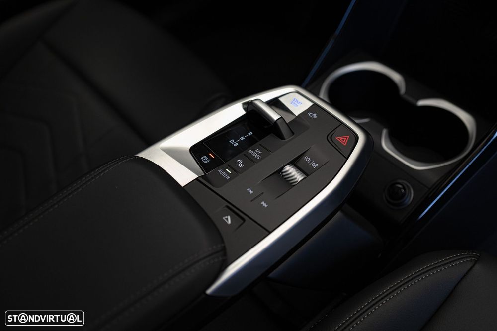 BMW iX1 eDrive20 xLine - 13