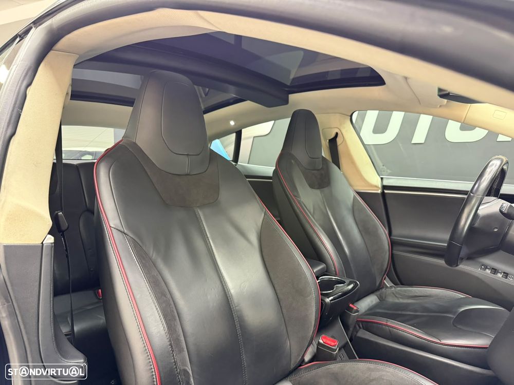 Tesla Model S - 25
