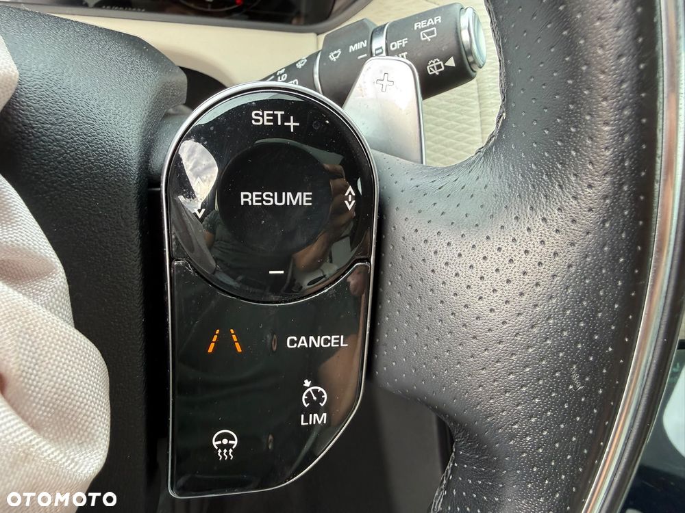 Land Rover Range Rover Velar 2.0 SD4 R-Dynamic SE - 24