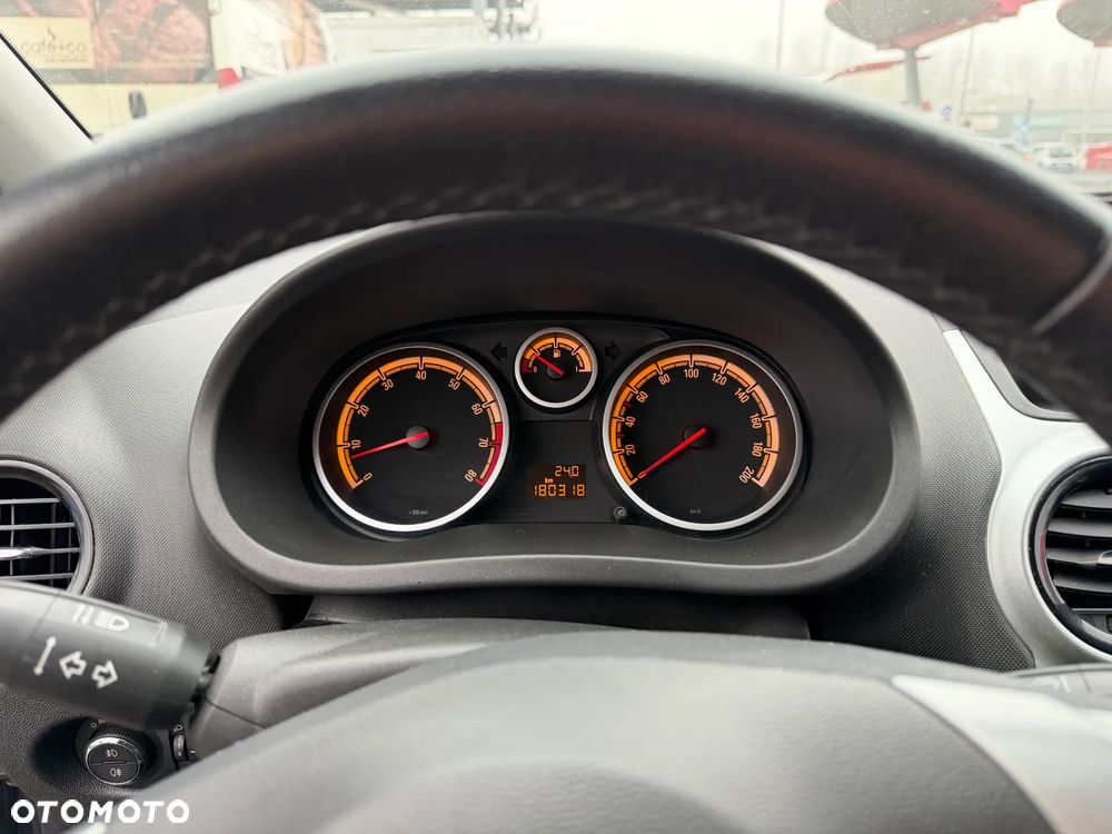 Opel Corsa 1.4 16V Cosmo - 24