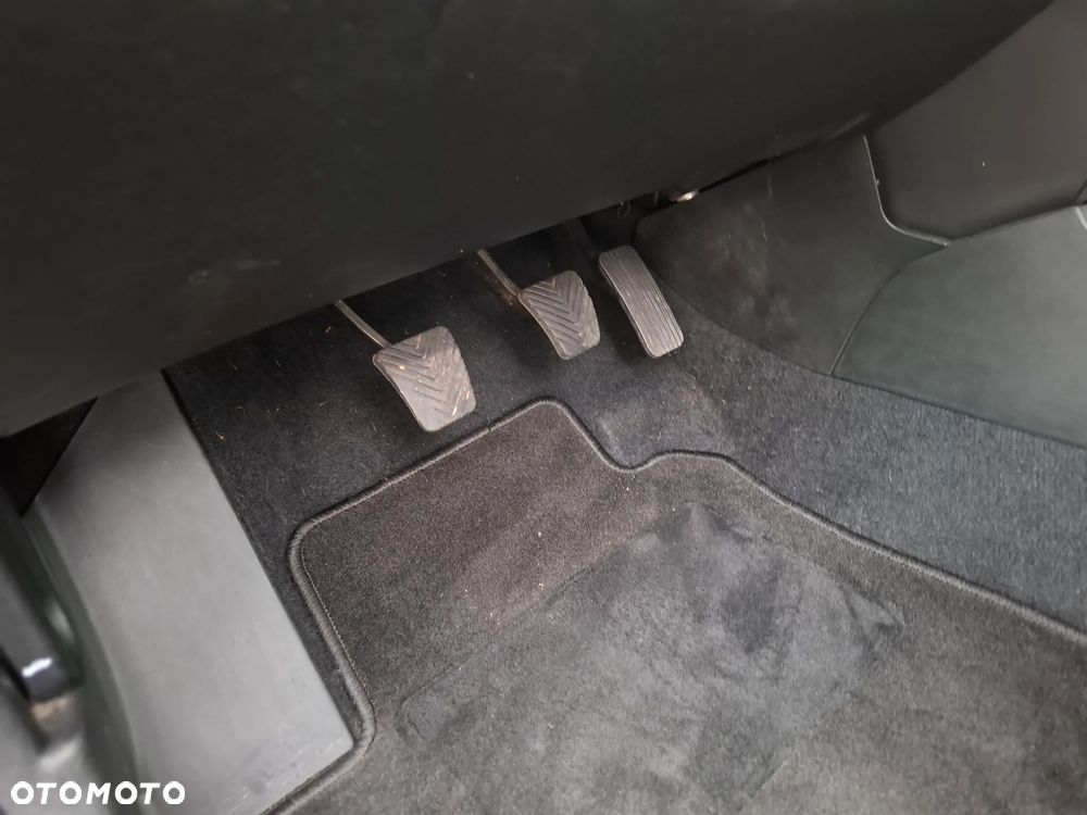 Kia Ceed 1.4 CVVT Dream-Team Edition - 18