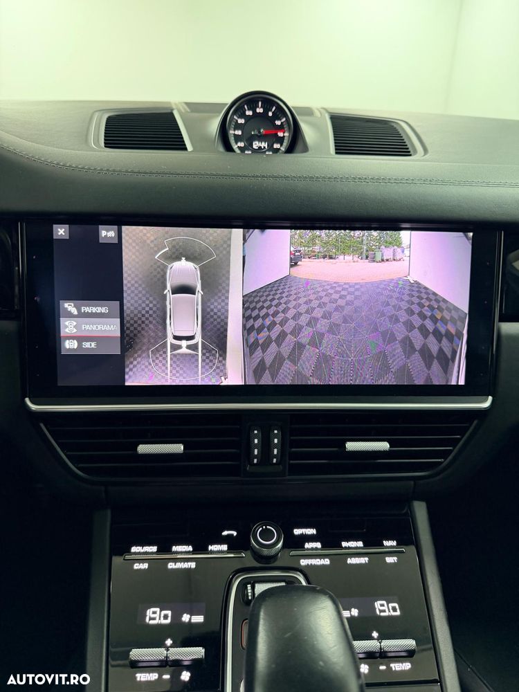 Porsche Cayenne S - 32