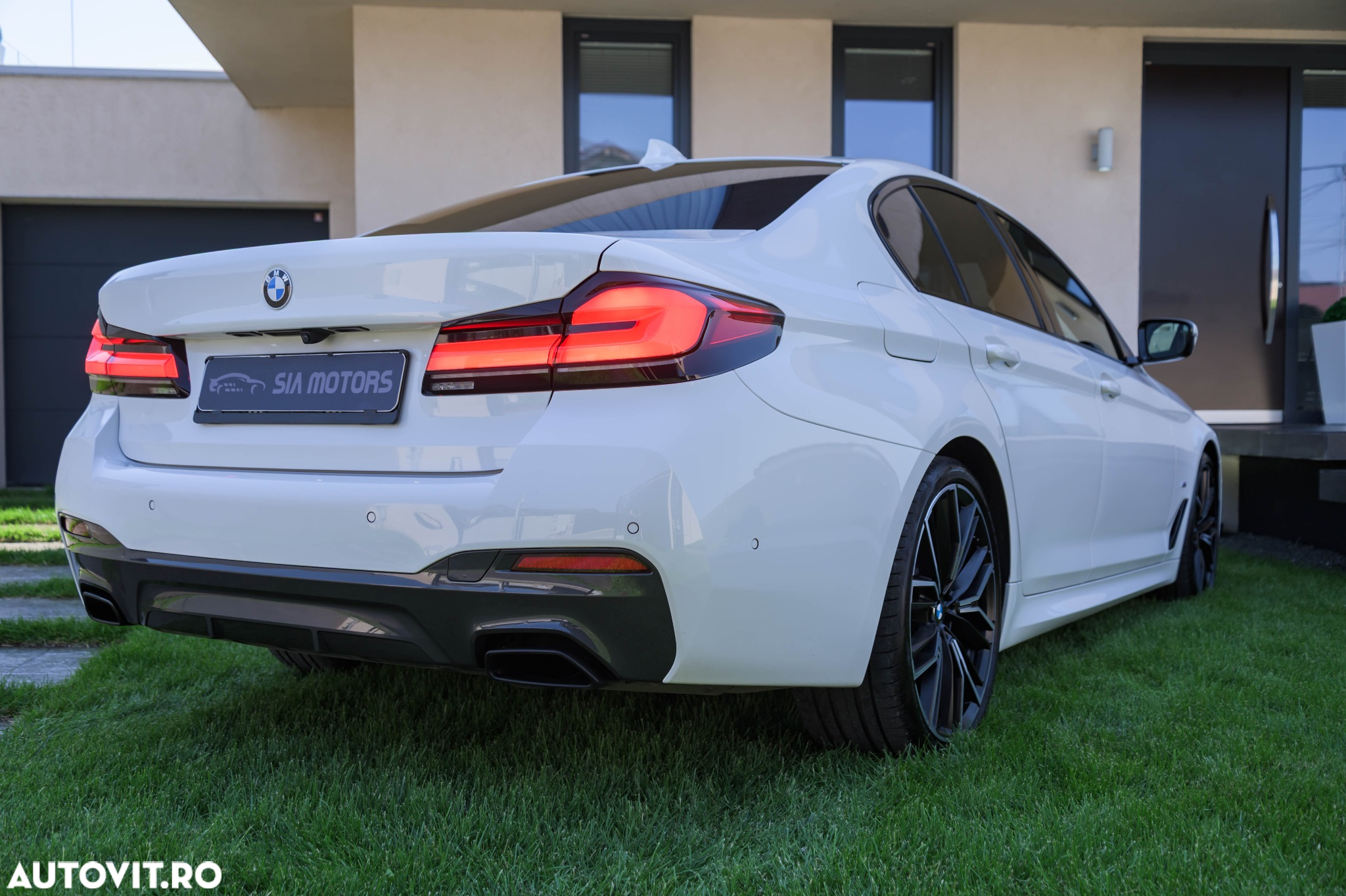 BMW Seria 5 530d xDrive AT MHEV - 10