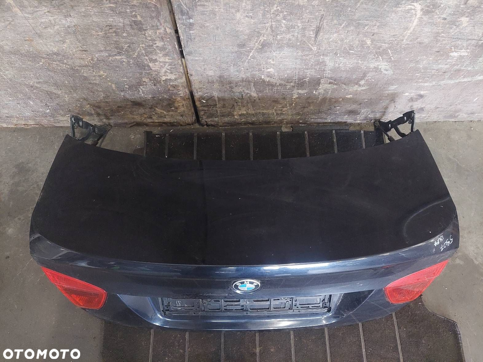 KOMPLETNY TYŁ KLAPA BAGAŻNIKA ZDERZAK TYŁ LAMPY BMW E90 416/9 - 9