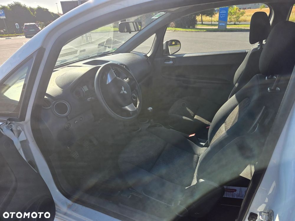 Mitsubishi Colt 1.1 - 8