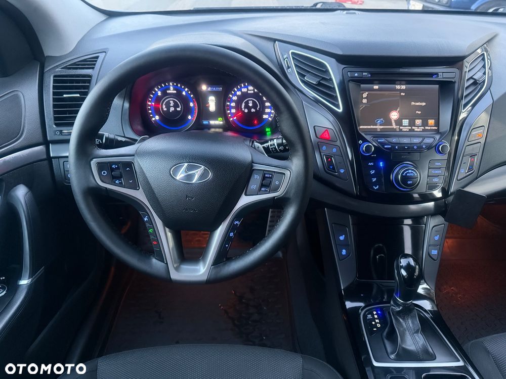 Hyundai i40 Kombi blue 1.7 CRDi DCT Premium - 20