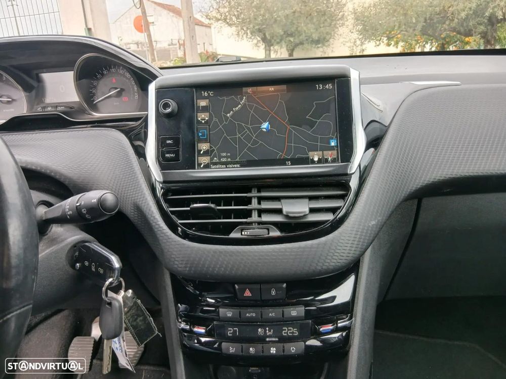Peugeot 2008 1.6 BlueHDi Allure - 9