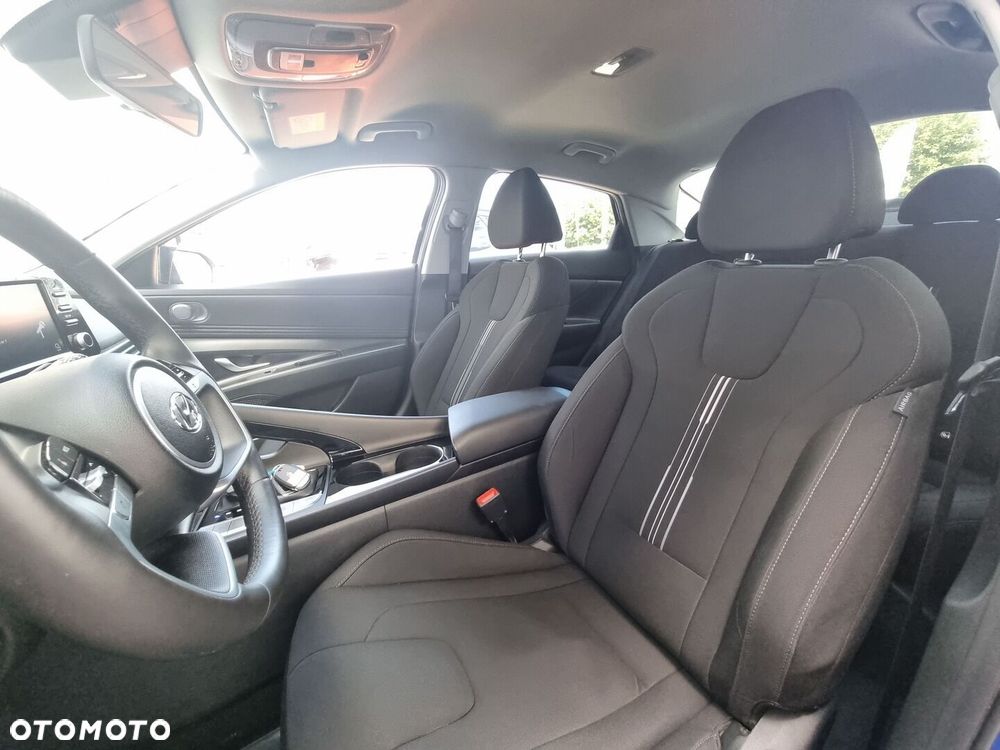 Hyundai Elantra 1.6 Smart CVT - 10