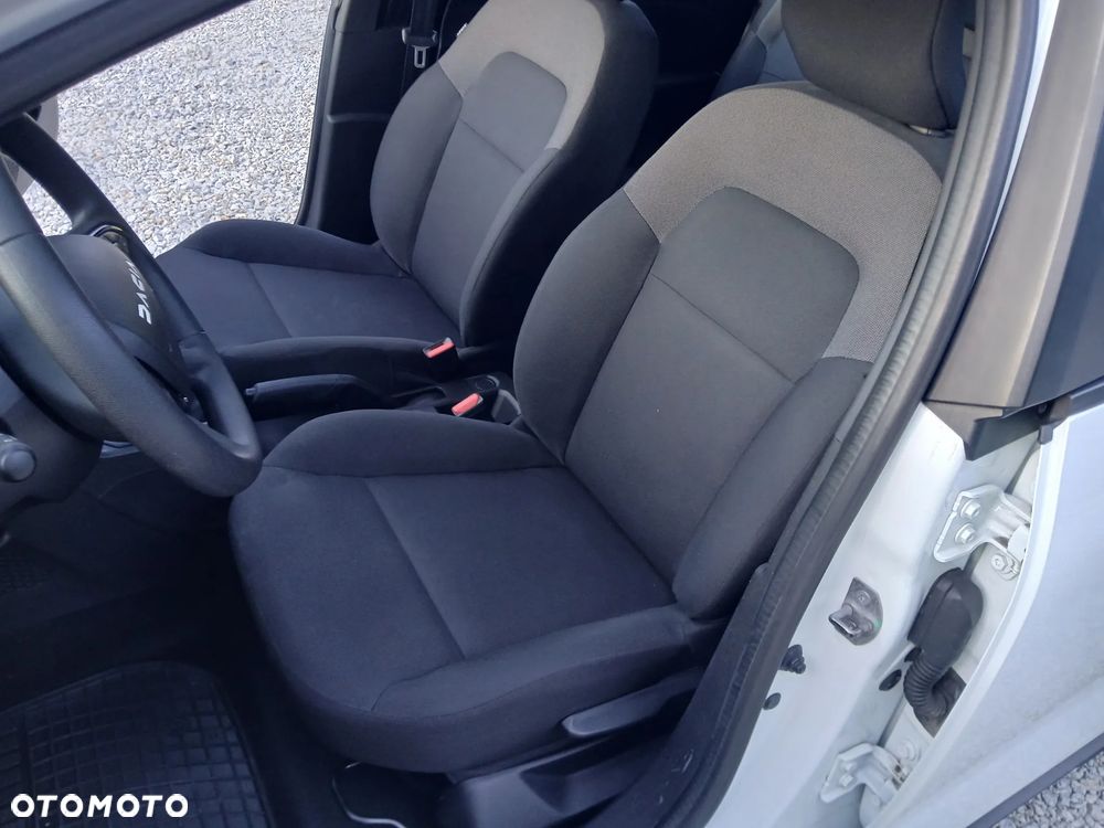 Dacia Jogger 1.0 TCe Essential 7os - 17