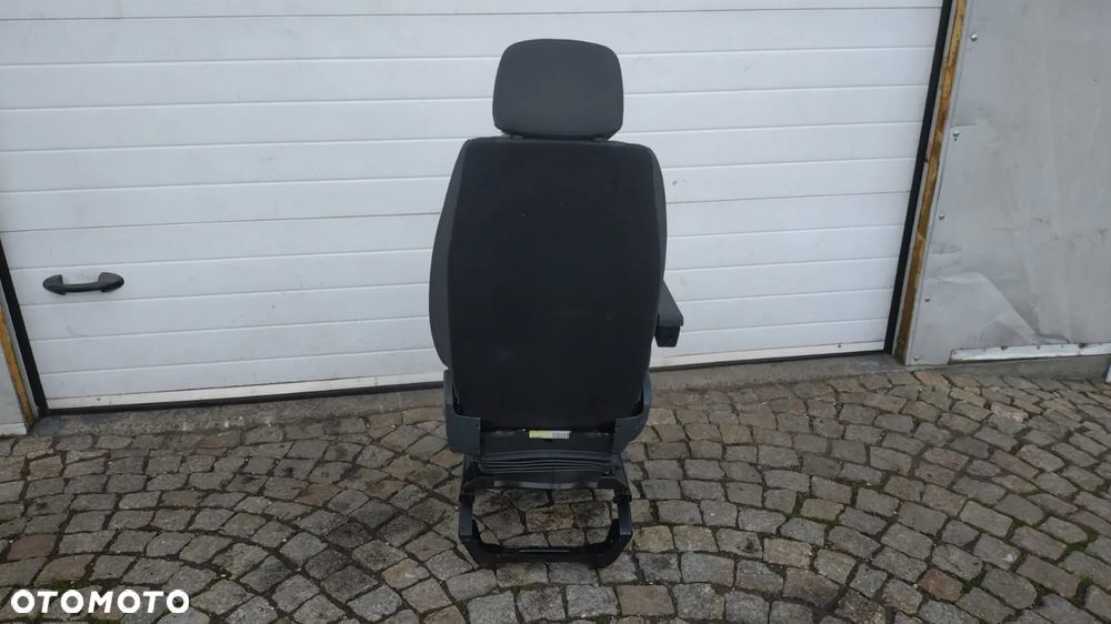 FOTEL KIEROWCY PNEUMATYCZNY RENAULT MASTER OPEL MOVANO NISSAN NV400 10- NO 325/009 - 5