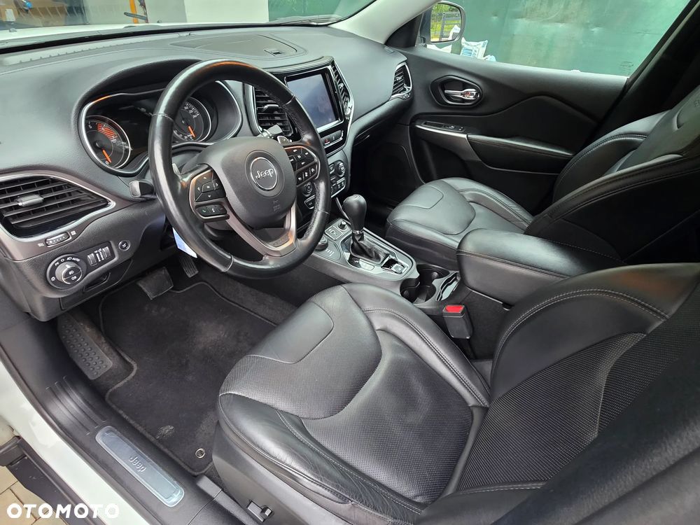 Jeep Cherokee 2021 photo 2