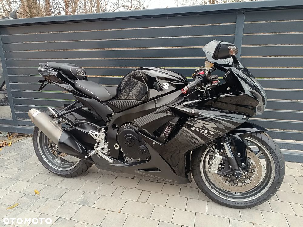 Suzuki GSX-R - 25