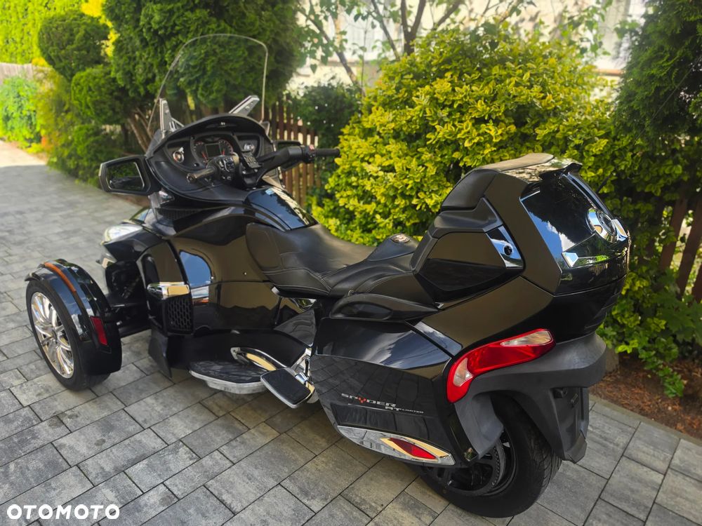 Can-Am Spyder - 12