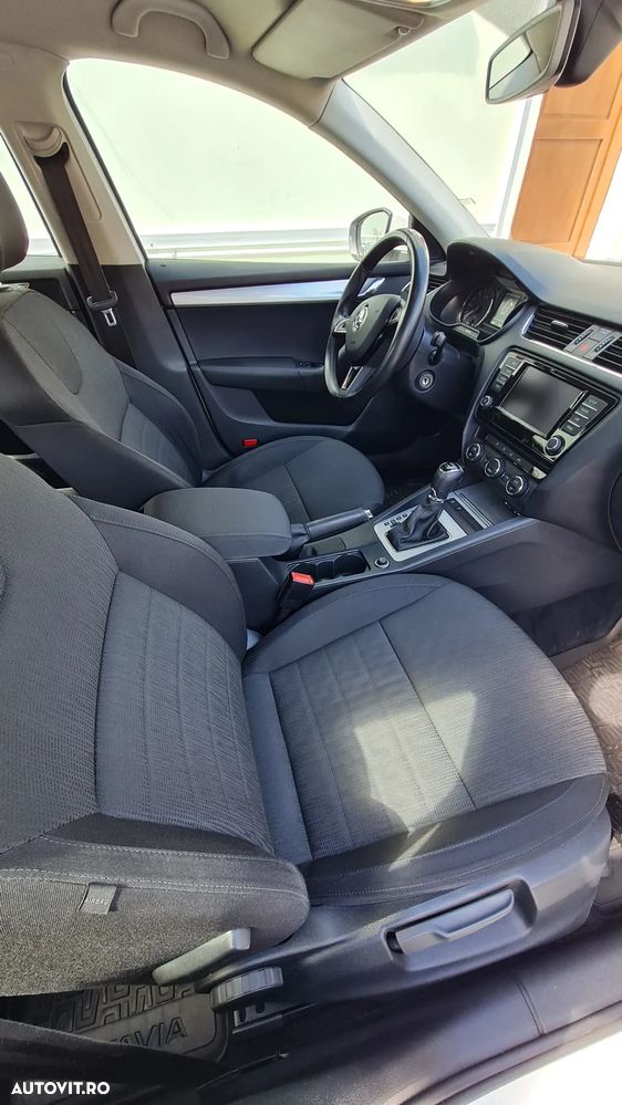 Skoda Octavia 2.0 TDI DSG Style - 6