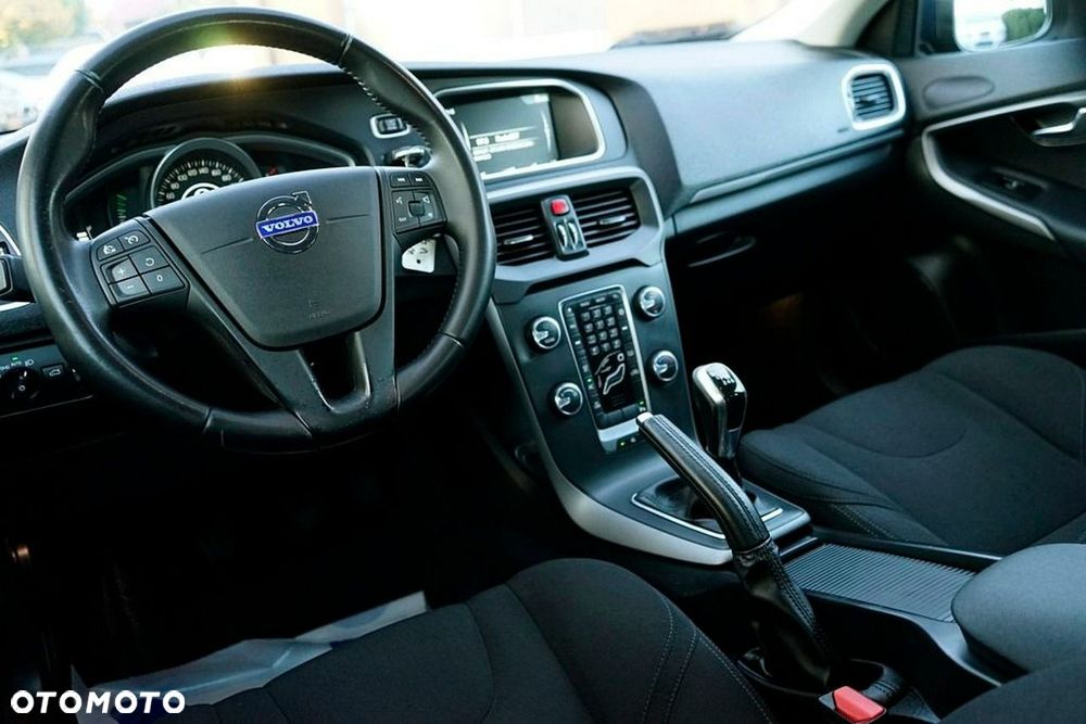 Volvo V40 - 23