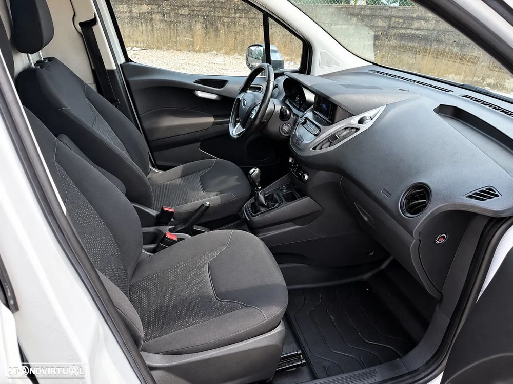 Ford Transit Courier - 11