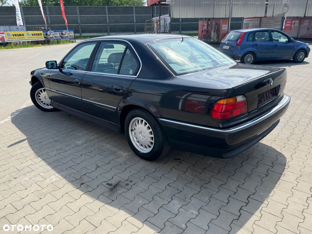 BMW Seria 7 - 8