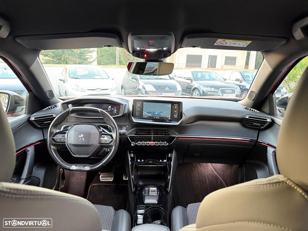 Peugeot 2008 1.2 PureTech GT EAT8 - 14