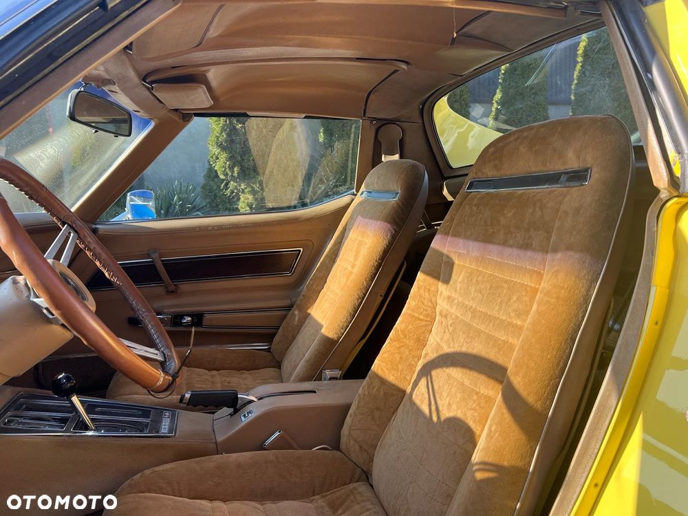 Chevrolet Corvette - 15