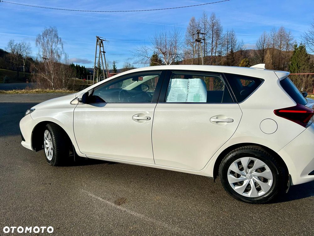 Toyota Auris 1.6 Premium - 2