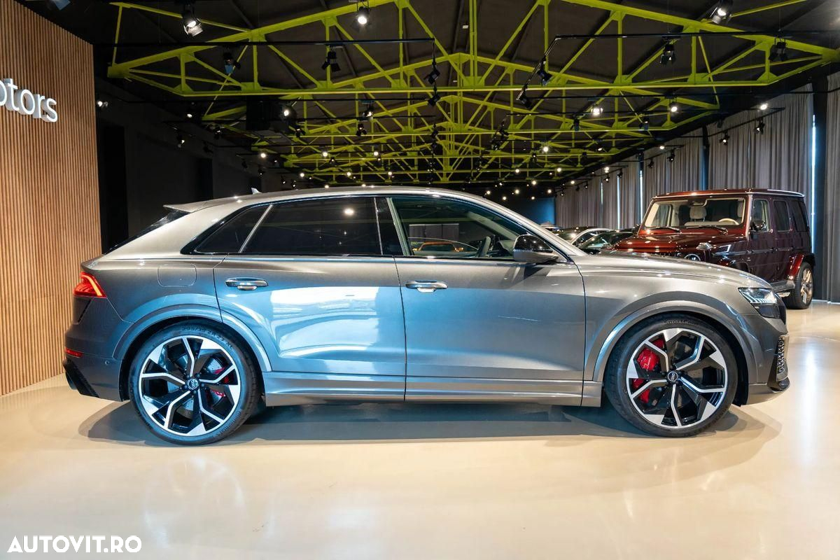 Audi RS Q8 - 9