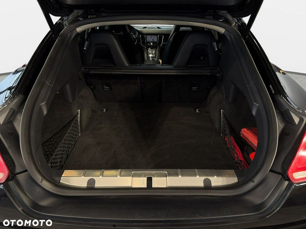 Porsche Panamera - 18