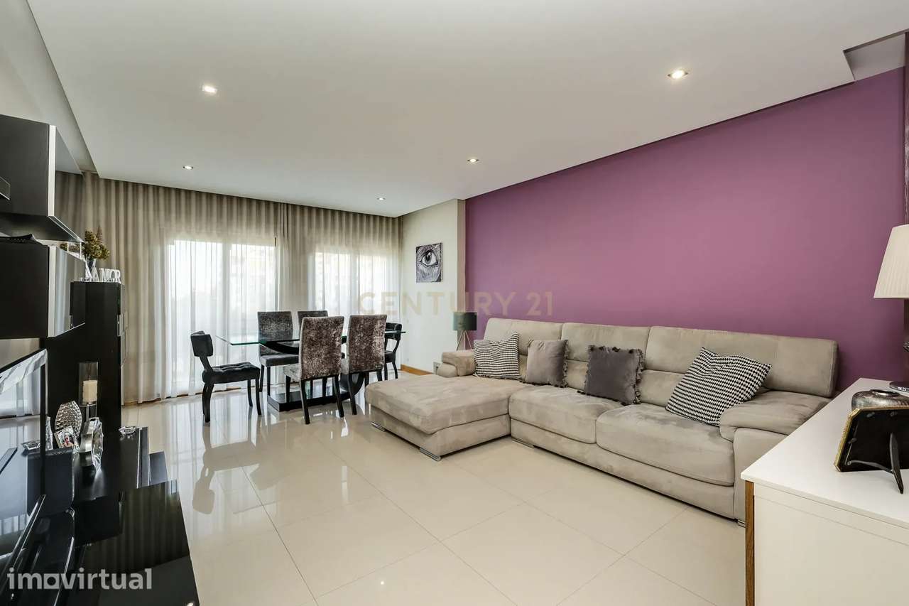 Excelente apartamento T1 na Amadora (Atalaia) com BOX - Grande imagem: 2/21