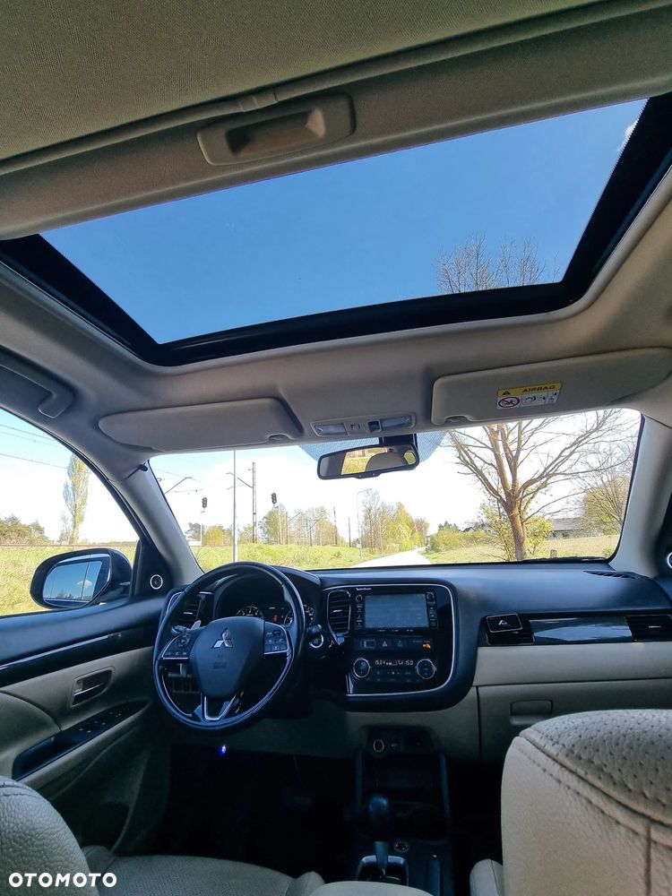 Mitsubishi Outlander 2.0 Intense + Navi 4WD CVT - 22