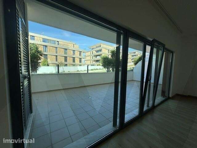Apartamento T1 com Terraço e Garagem Fechada na Ericeira - Grande imagem: 4/21