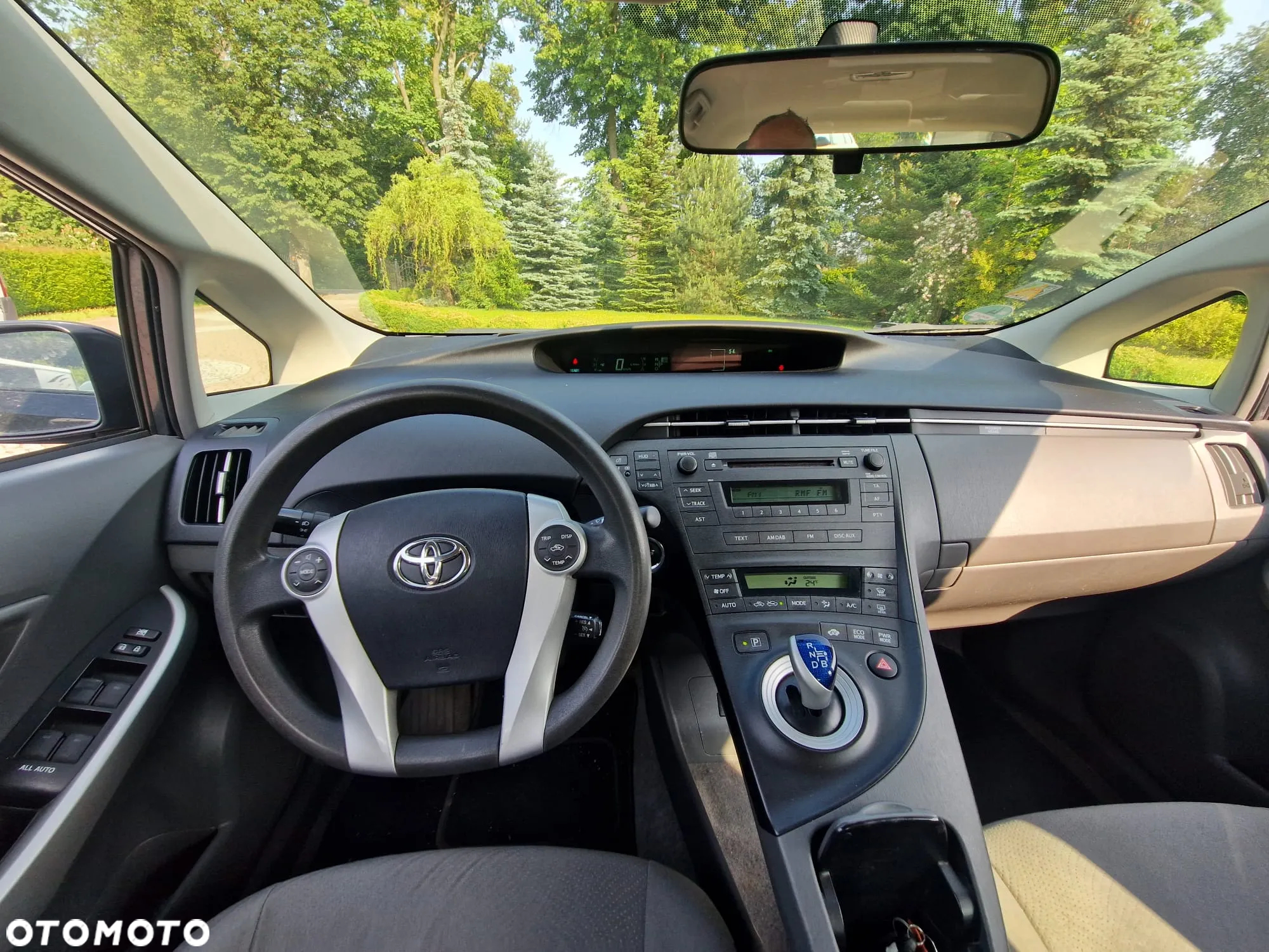 Toyota Prius 1.8 HSD Premium - 16